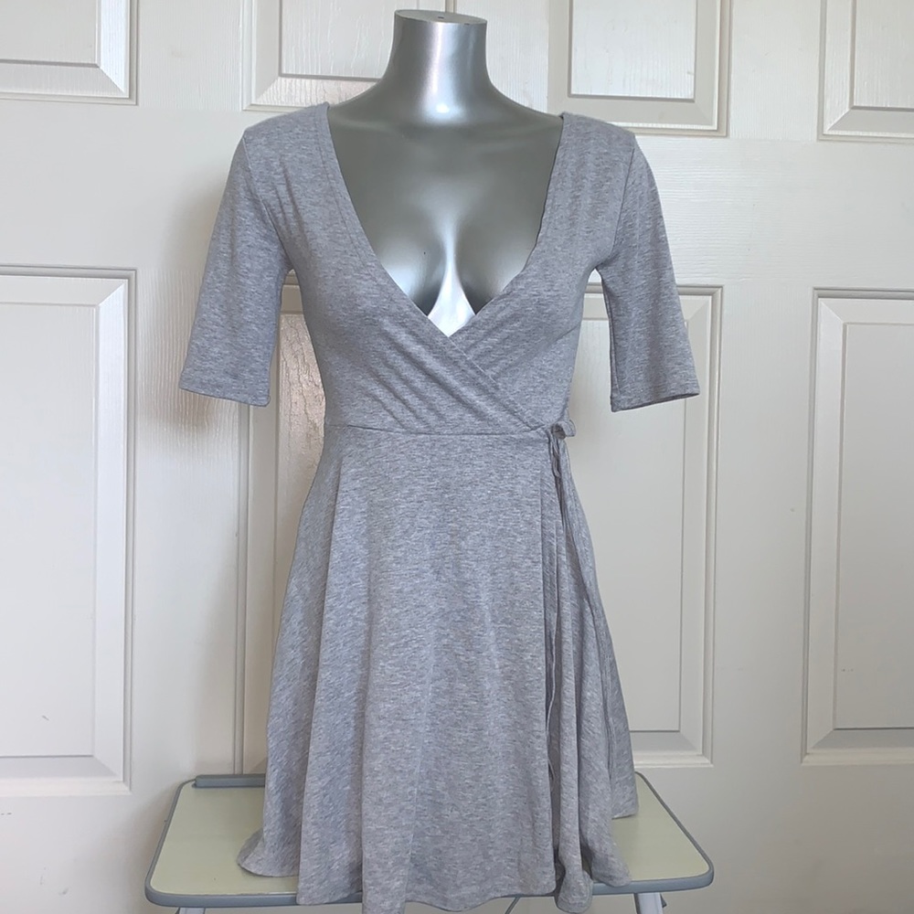 Cute gravy low cut dress short sleeve flowy tie